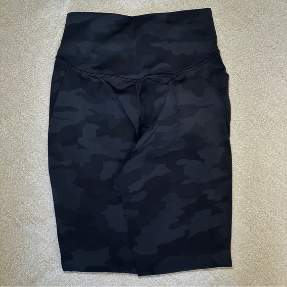 Lululemon Athletica Black Camouflage Leggings - Picture 4 of 4